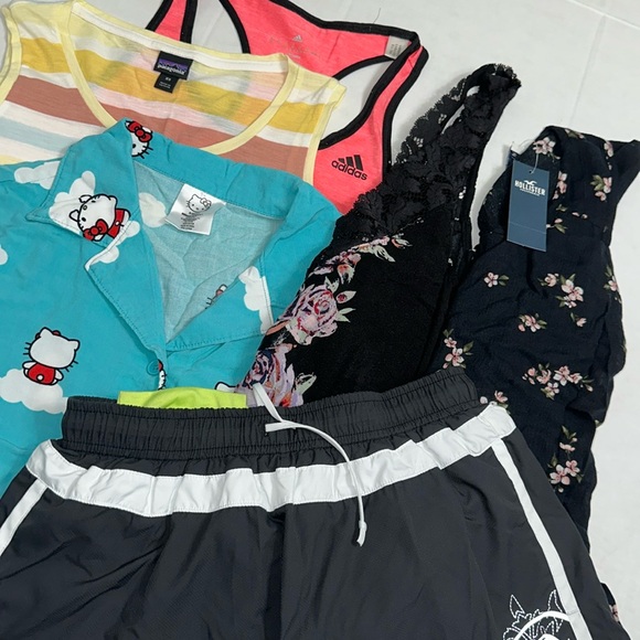 Free People Hollister Athleta Adidas Patagonia Hello Kitty Women’s XSmall Bundle - Picture 1 of 16